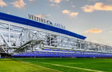 RHENAC GreenTec AG — Demag drive technology moves LED lighting system